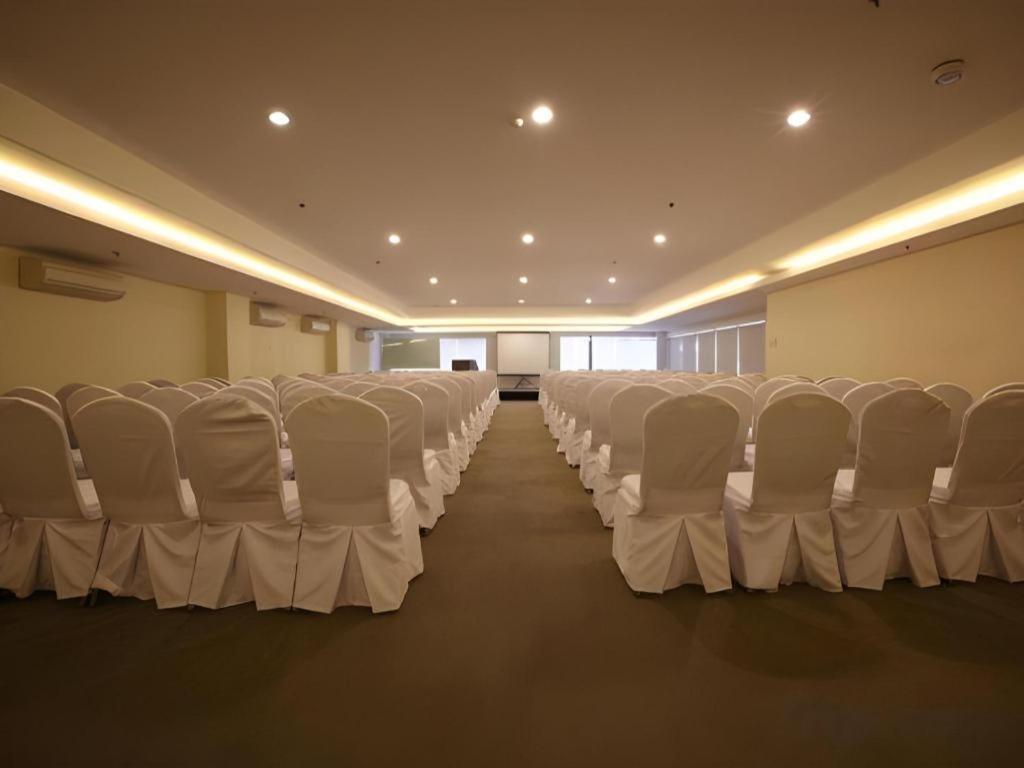 Sequoia Hotel Quezon City Exterior foto