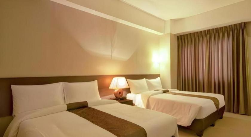 Sequoia Hotel Quezon City Exterior foto